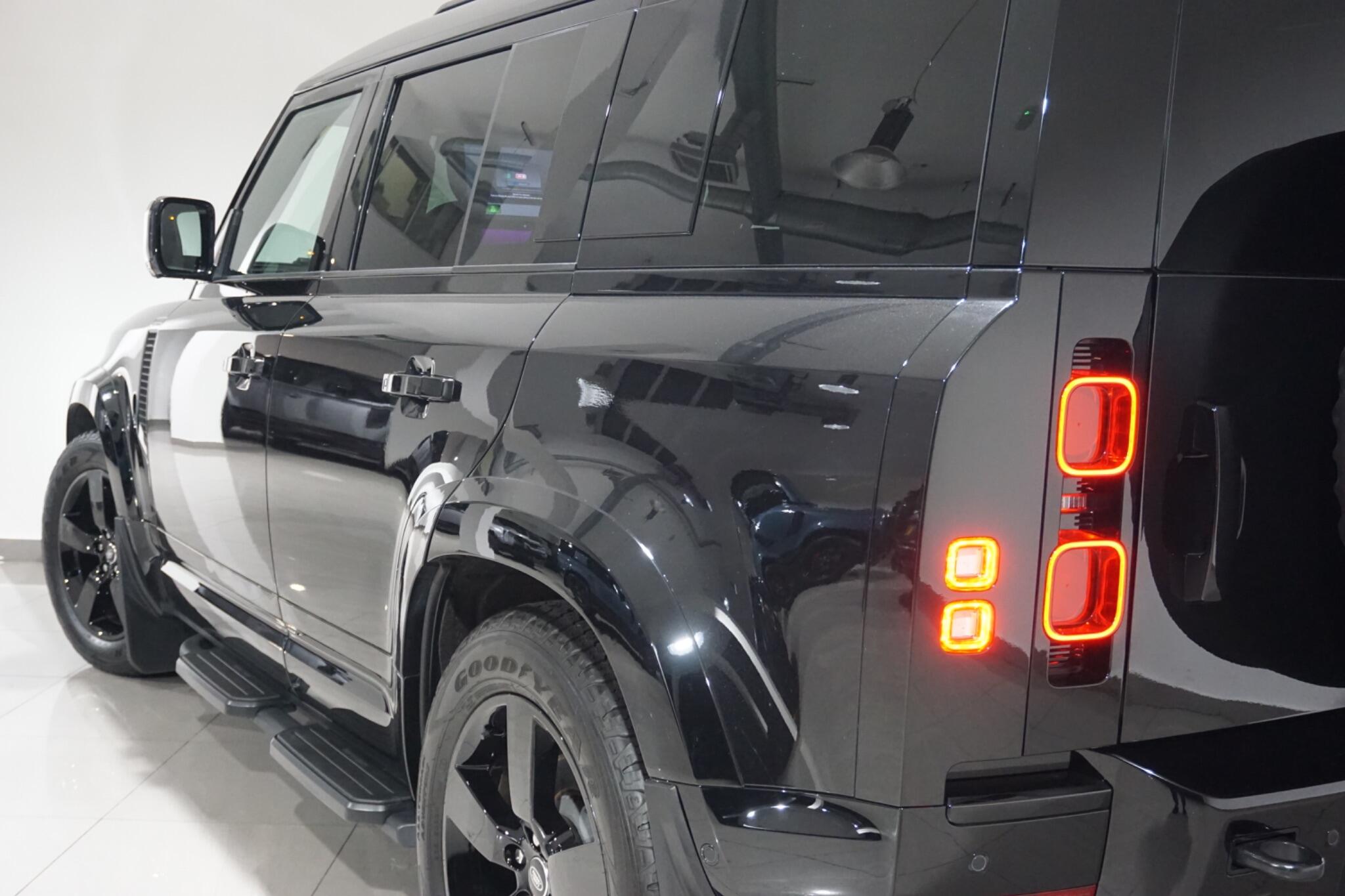 Land Rover Defender 110 3.0 D350 MHEV X-Dynamic SE SUV 5dr Diesel Auto 4WD Euro 6 (s/s) (350 ps)